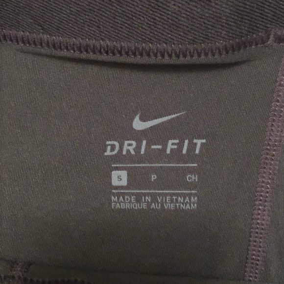 Nike - Girl’s 3/4 Length Leggings - S - Picture 8 of 8